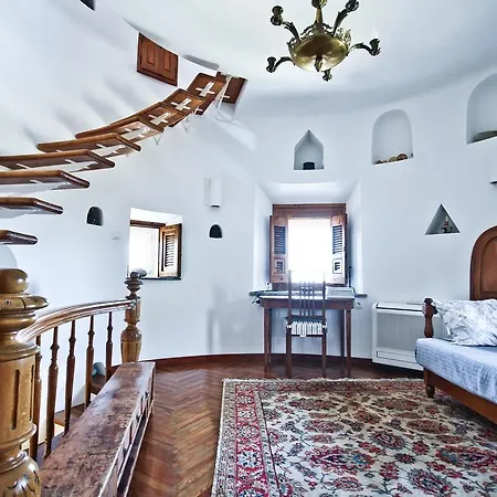 Castle Panigirakis Hotell